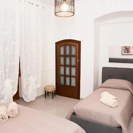 Tonia's Mansion Bari