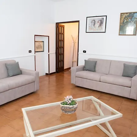 בית נופש Tonia's Mansion