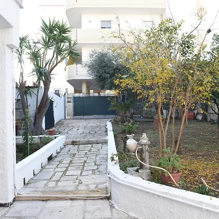 Tonia's Mansion * בארי